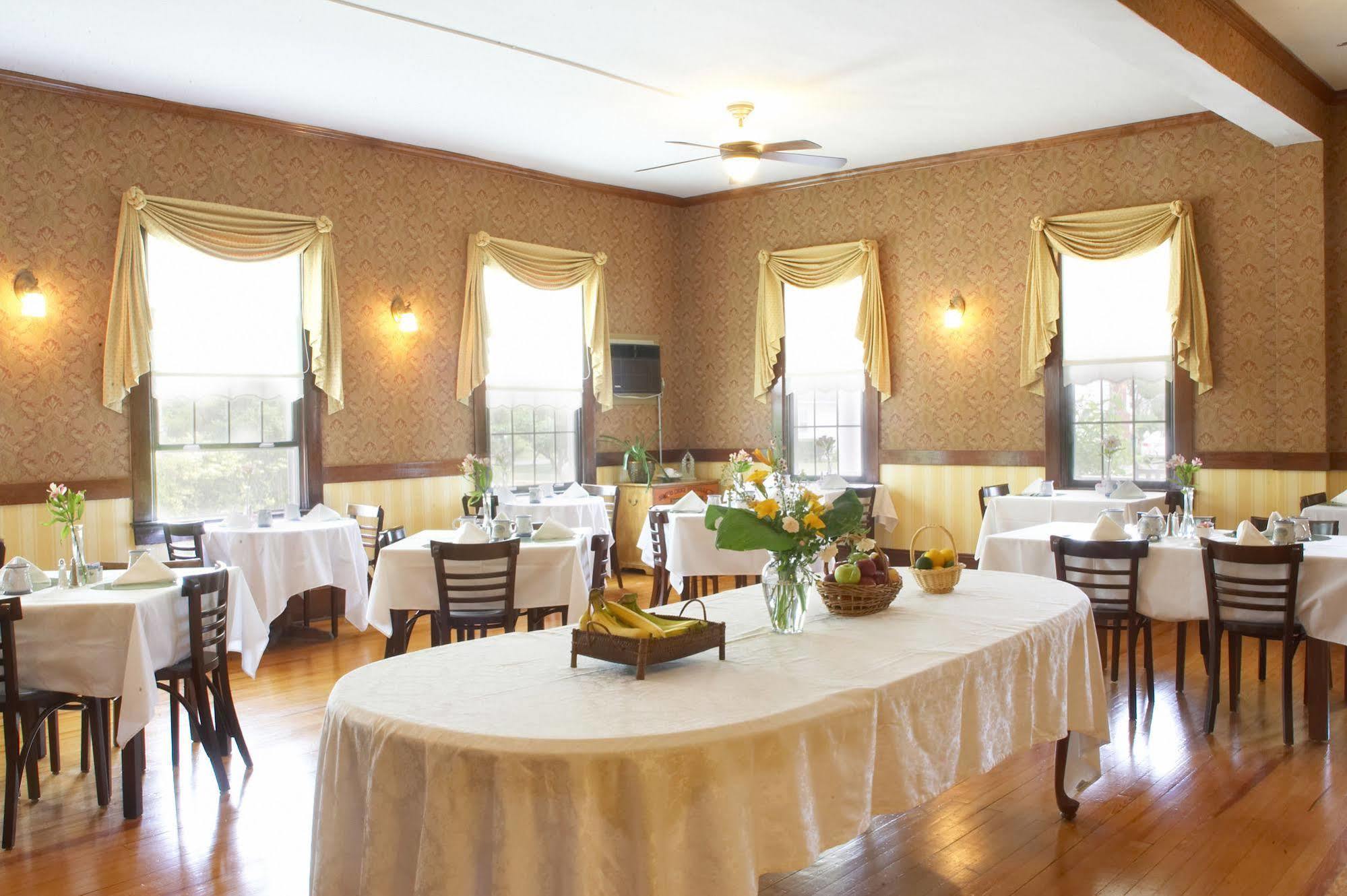Spring Lake Inn Екстериор снимка